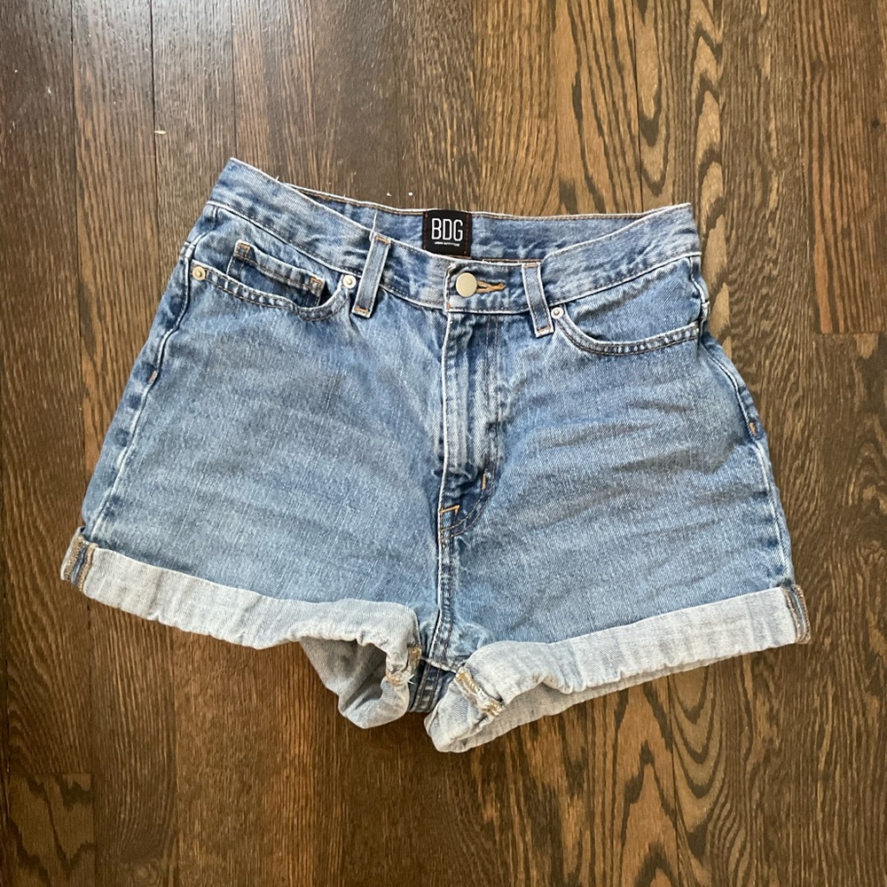 BDG high waisted jean shorts size 27
